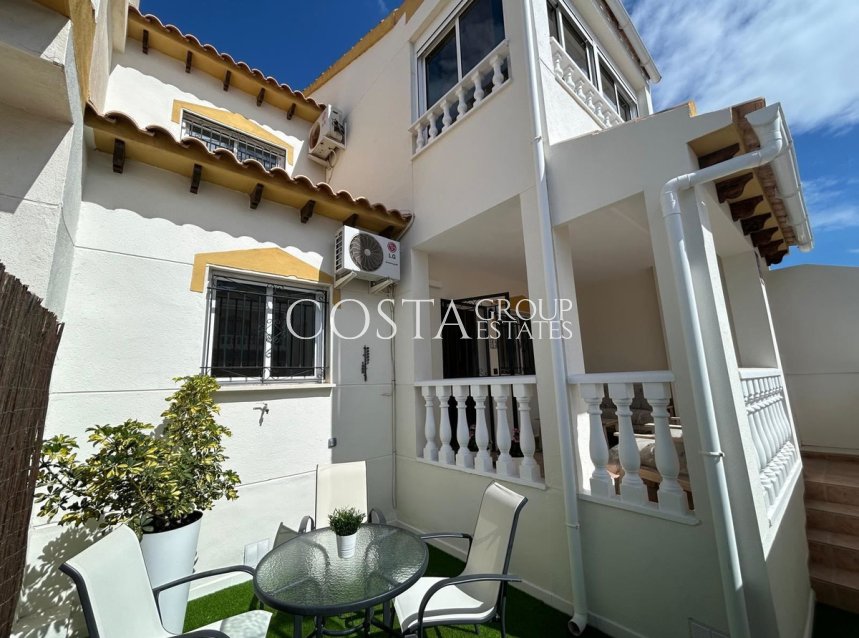 Resale - House -
Orihuela Costa - La Florida