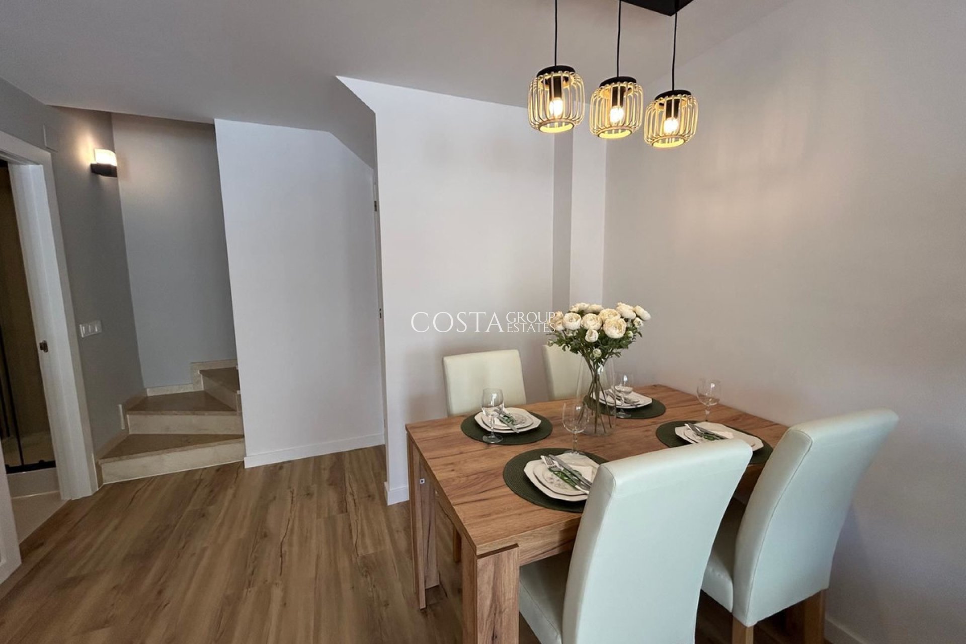 Resale - House -
Orihuela Costa - La Florida