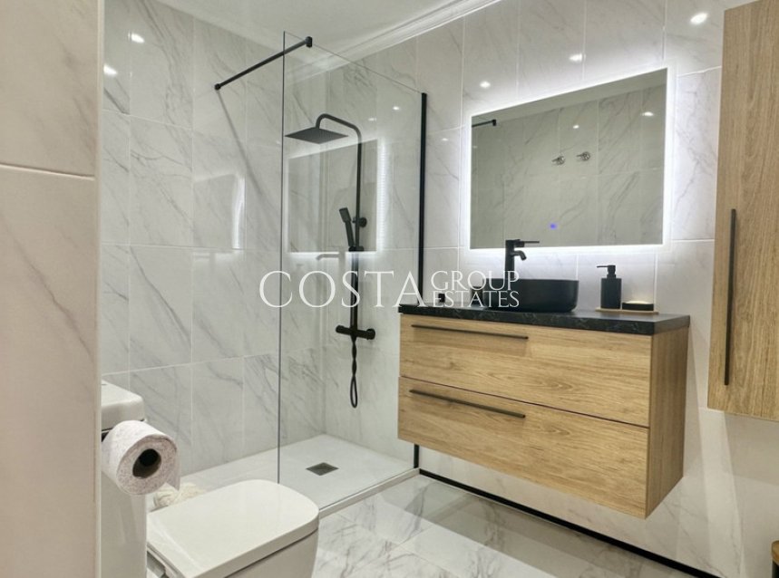 Resale - House -
Orihuela Costa - La Florida