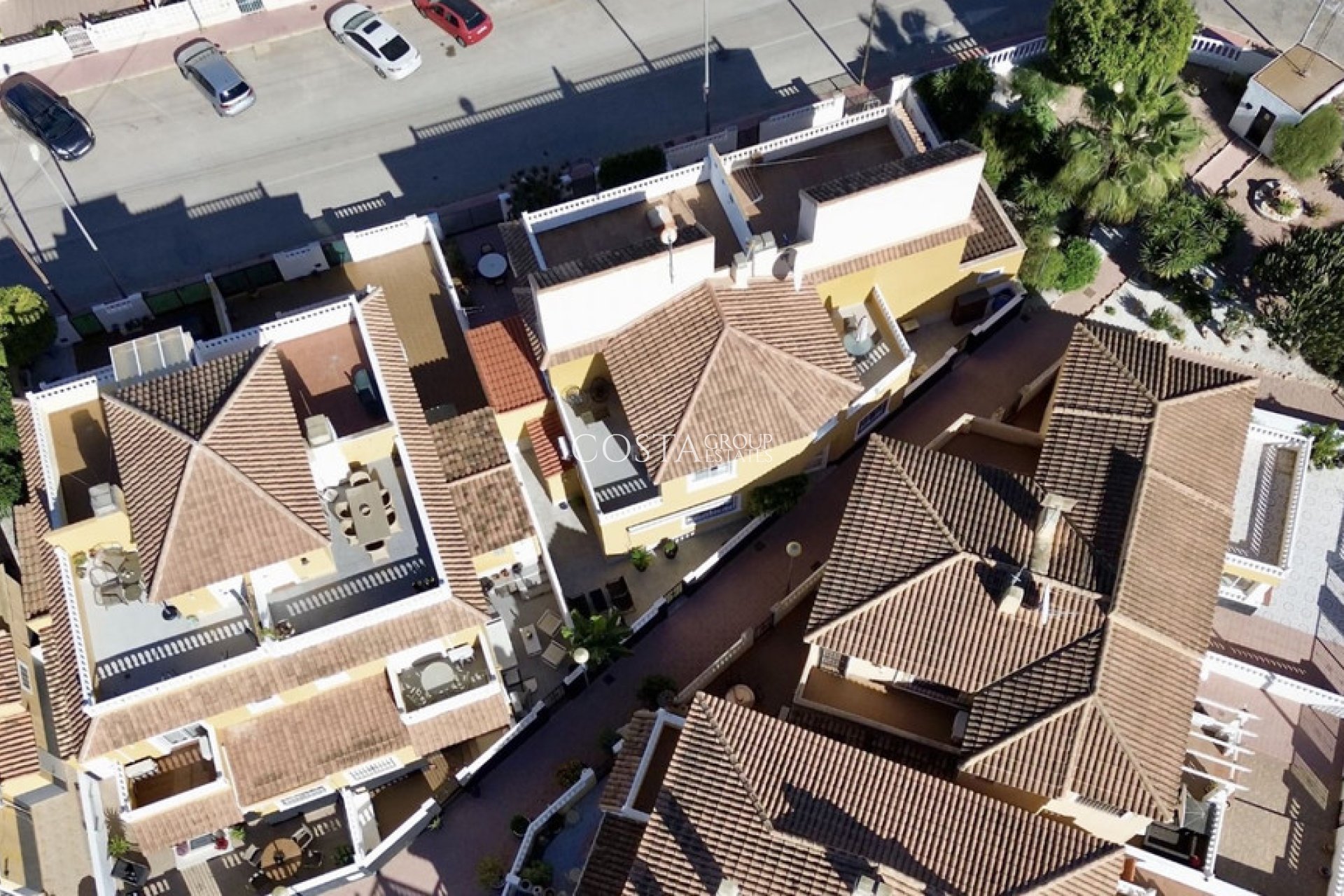 Resale - House -
Orihuela Costa - La Florida