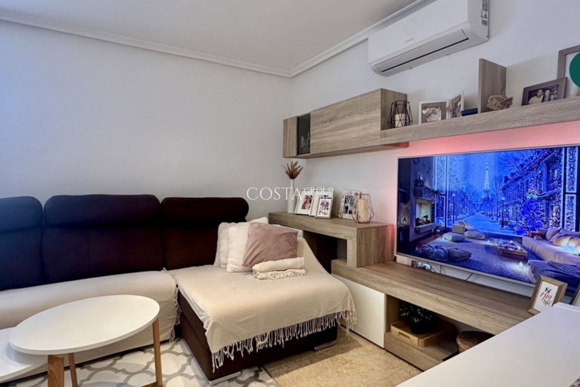 Resale - House -
Orihuela Costa - La Florida