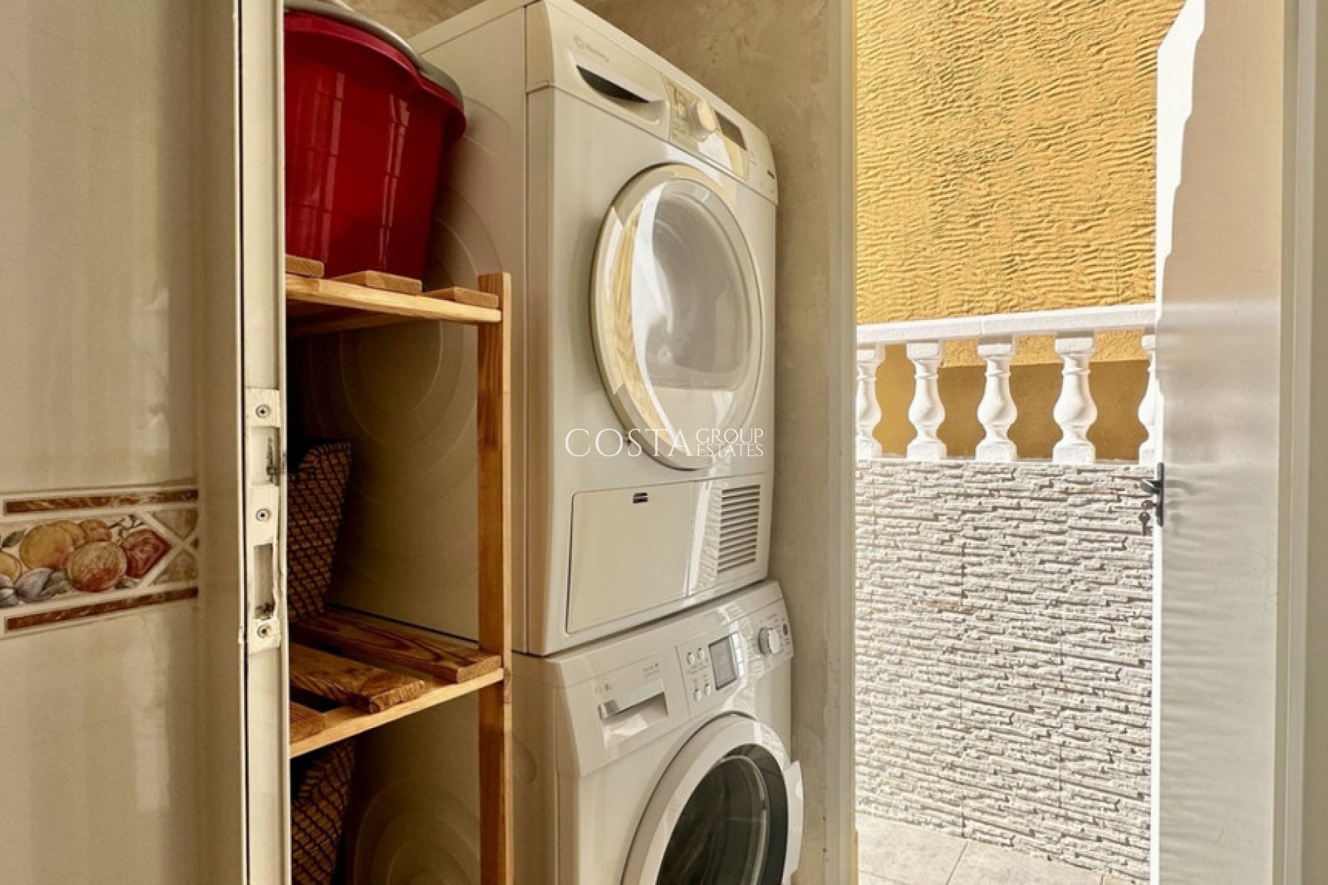 Resale - House -
Orihuela Costa - La Florida