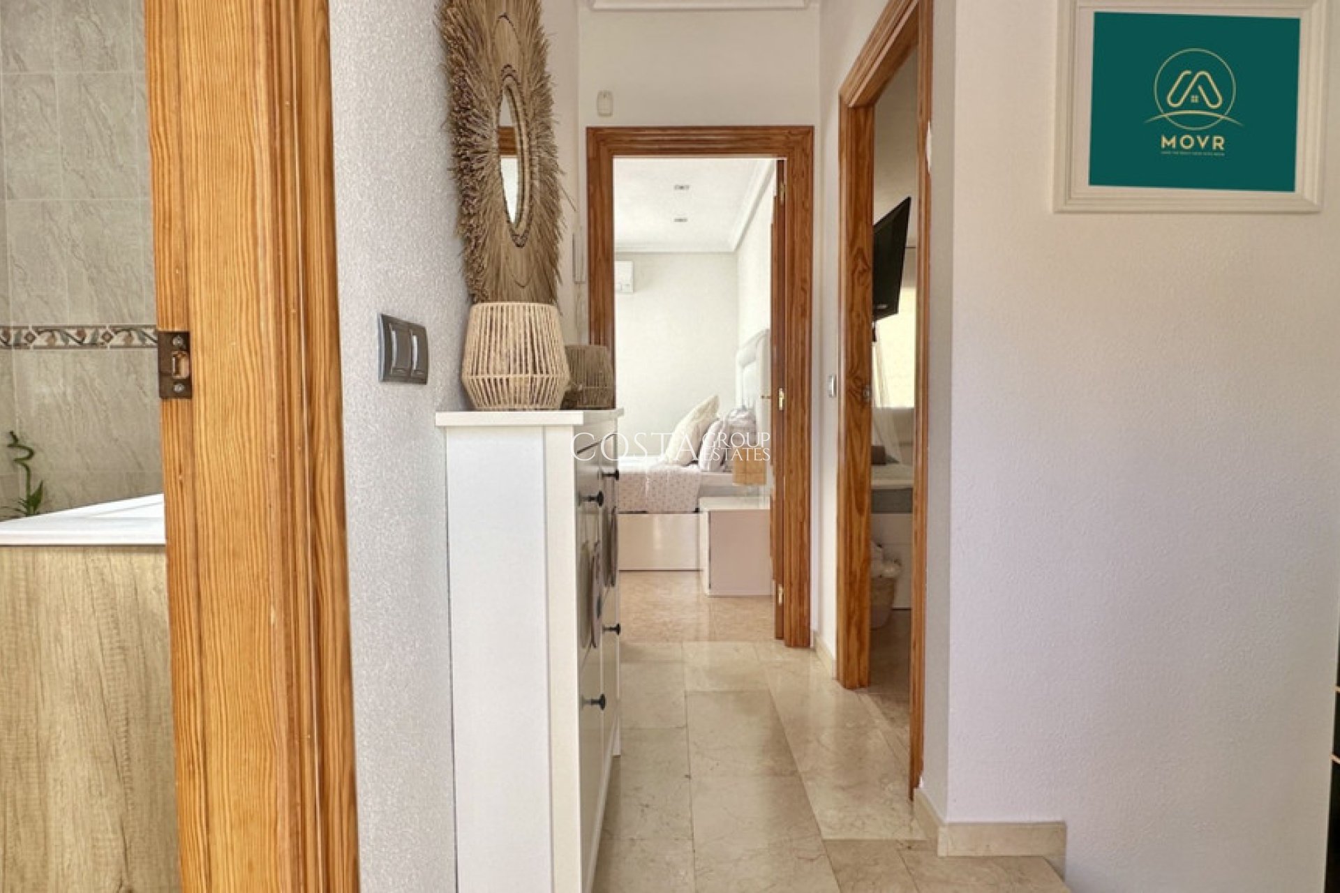 Resale - House -
Orihuela Costa - La Florida