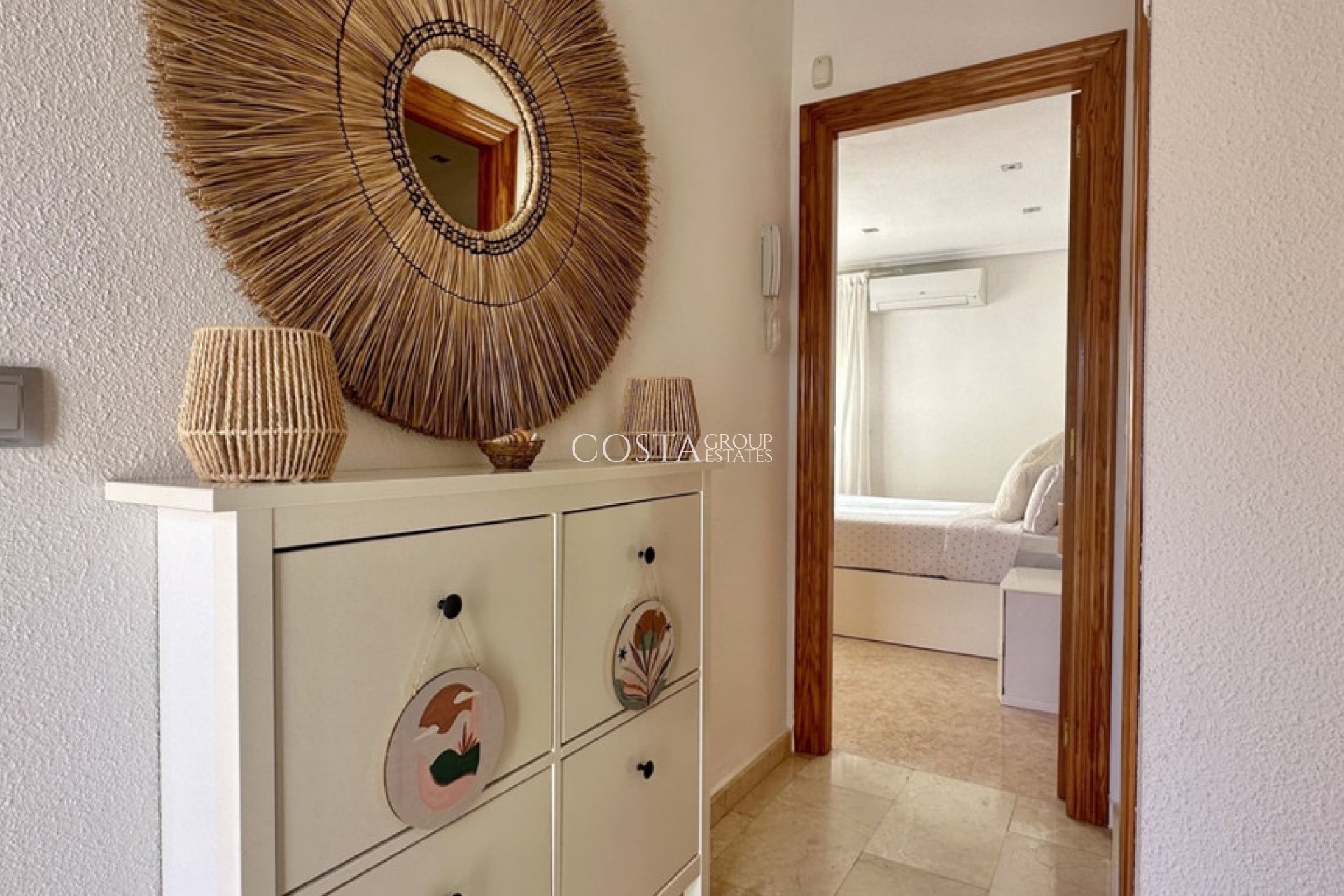 Resale - House -
Orihuela Costa - La Florida