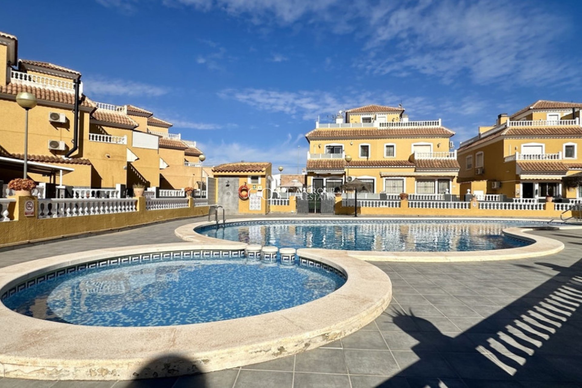 Resale - House -
Orihuela Costa - La Florida