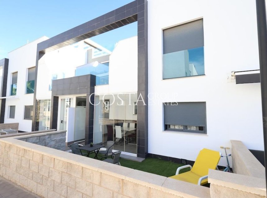Resale - House -
Orihuela Costa - La Zenia