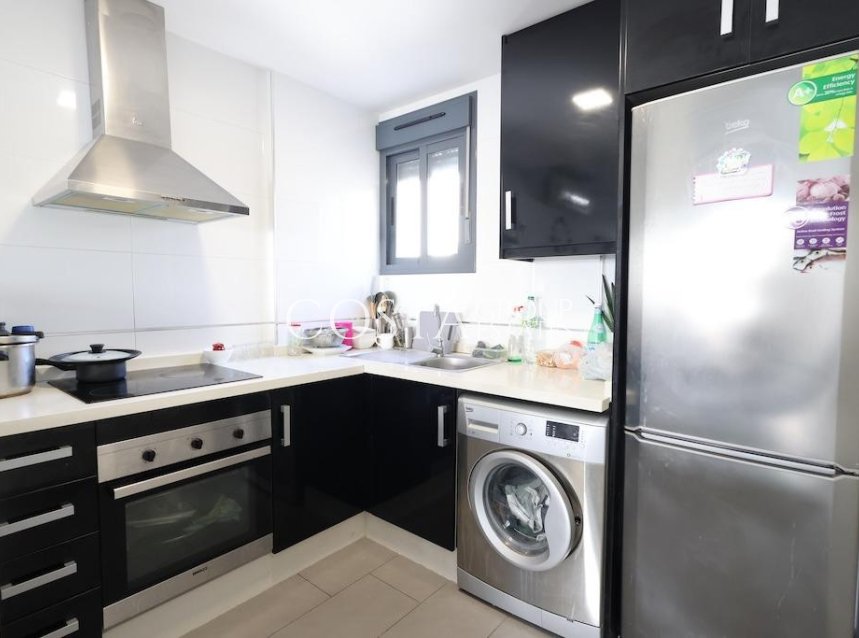 Resale - House -
Orihuela Costa - La Zenia