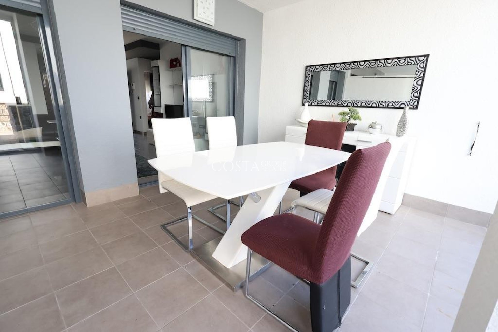 Resale - House -
Orihuela Costa - La Zenia