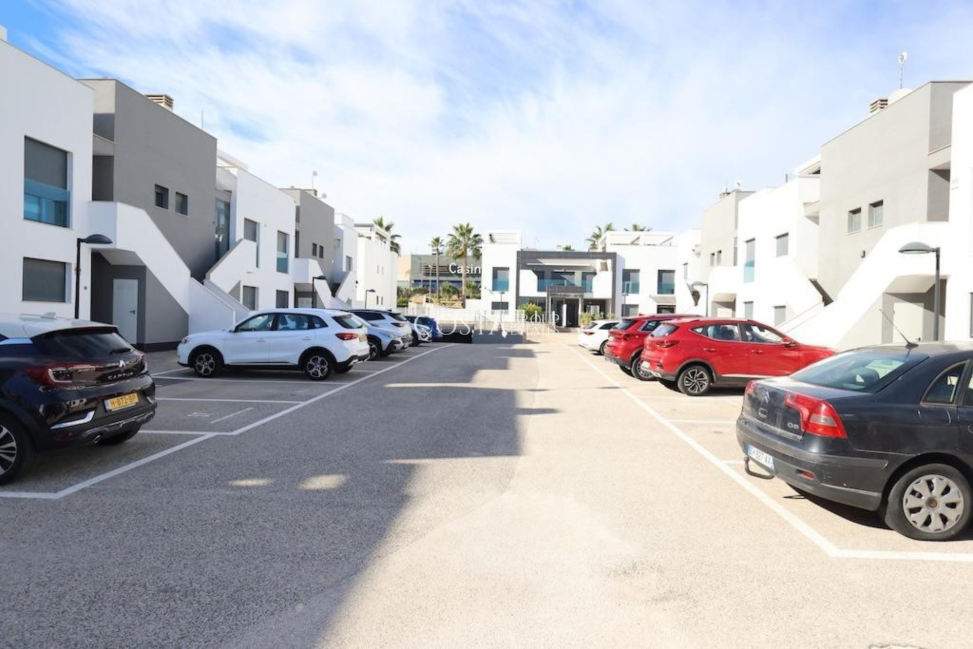 Resale - House -
Orihuela Costa - La Zenia