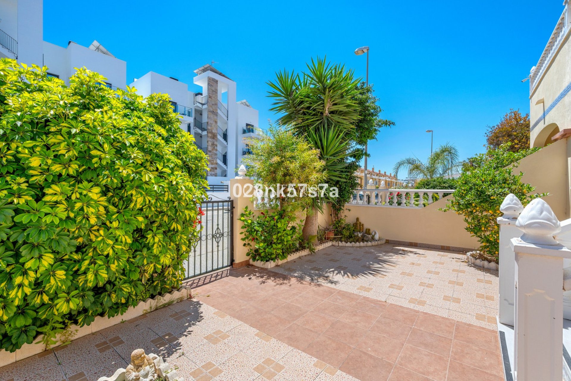 Resale - House -
Orihuela Costa - La Zenia