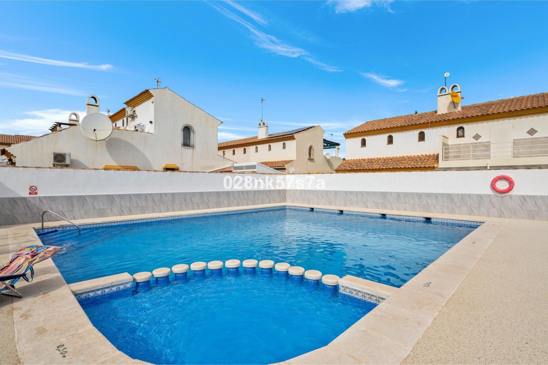 Resale - House -
Orihuela Costa - La Zenia