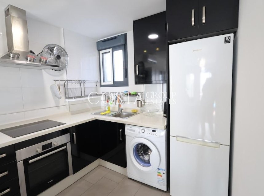 Resale - House -
Orihuela Costa - La Zenia