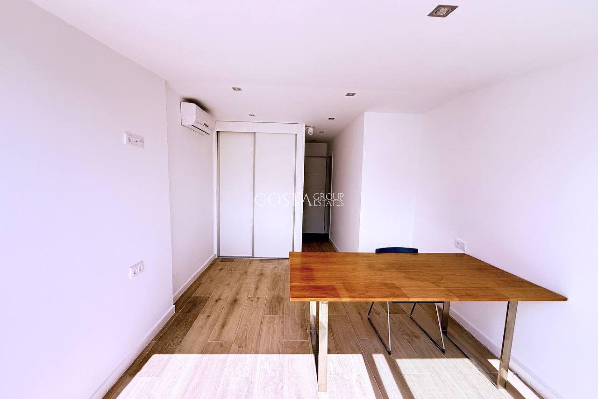 Resale - House -
Orihuela Costa - Las Filipinas