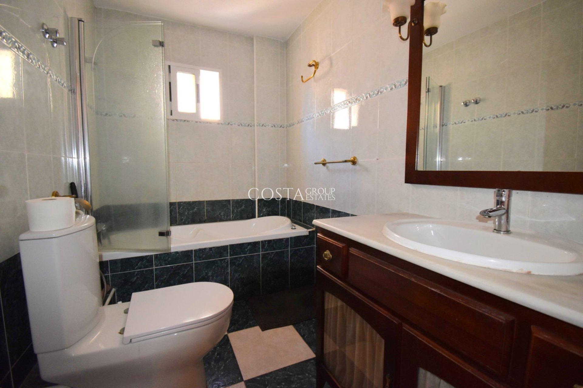 Resale - House -
Orihuela Costa - Los Altos