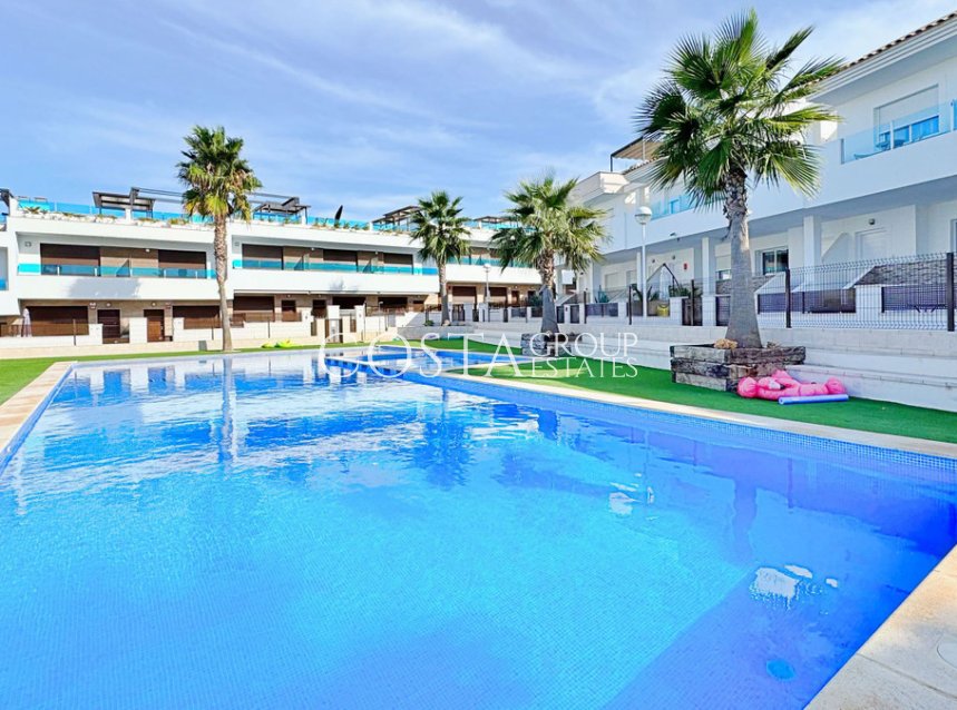 Resale - House -
Orihuela Costa - Los Balcones