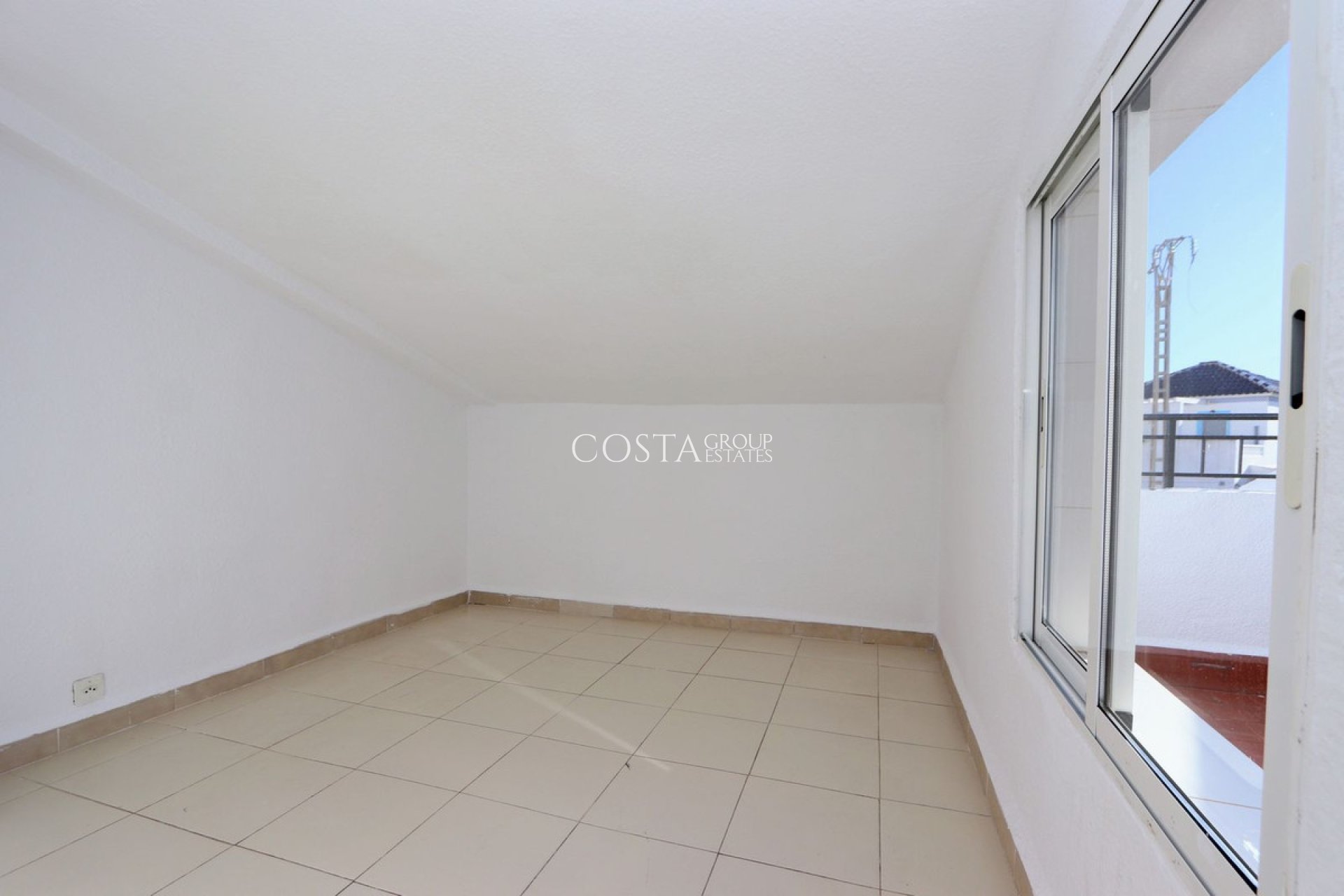 Resale - House -
Orihuela Costa - Los Balcones