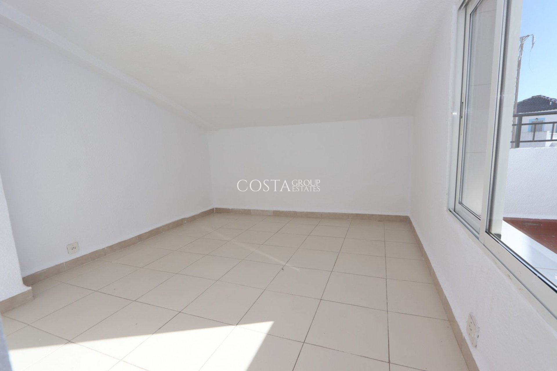 Resale - House -
Orihuela Costa - Los Balcones