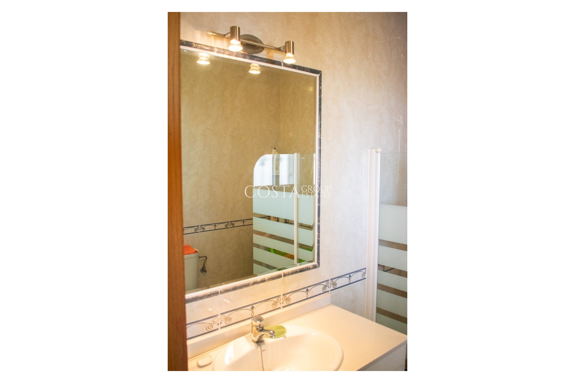 Resale - House -
Orihuela Costa - Los Dolses