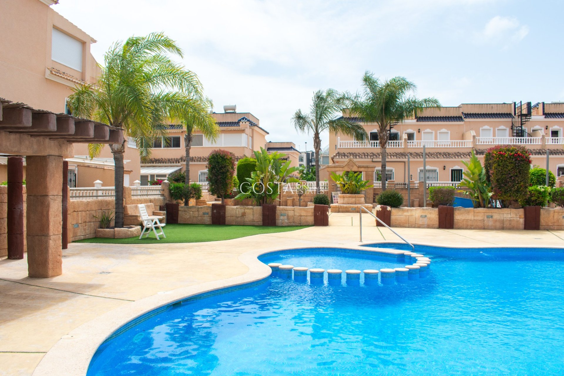 Resale - House -
Orihuela Costa - Los Dolses
