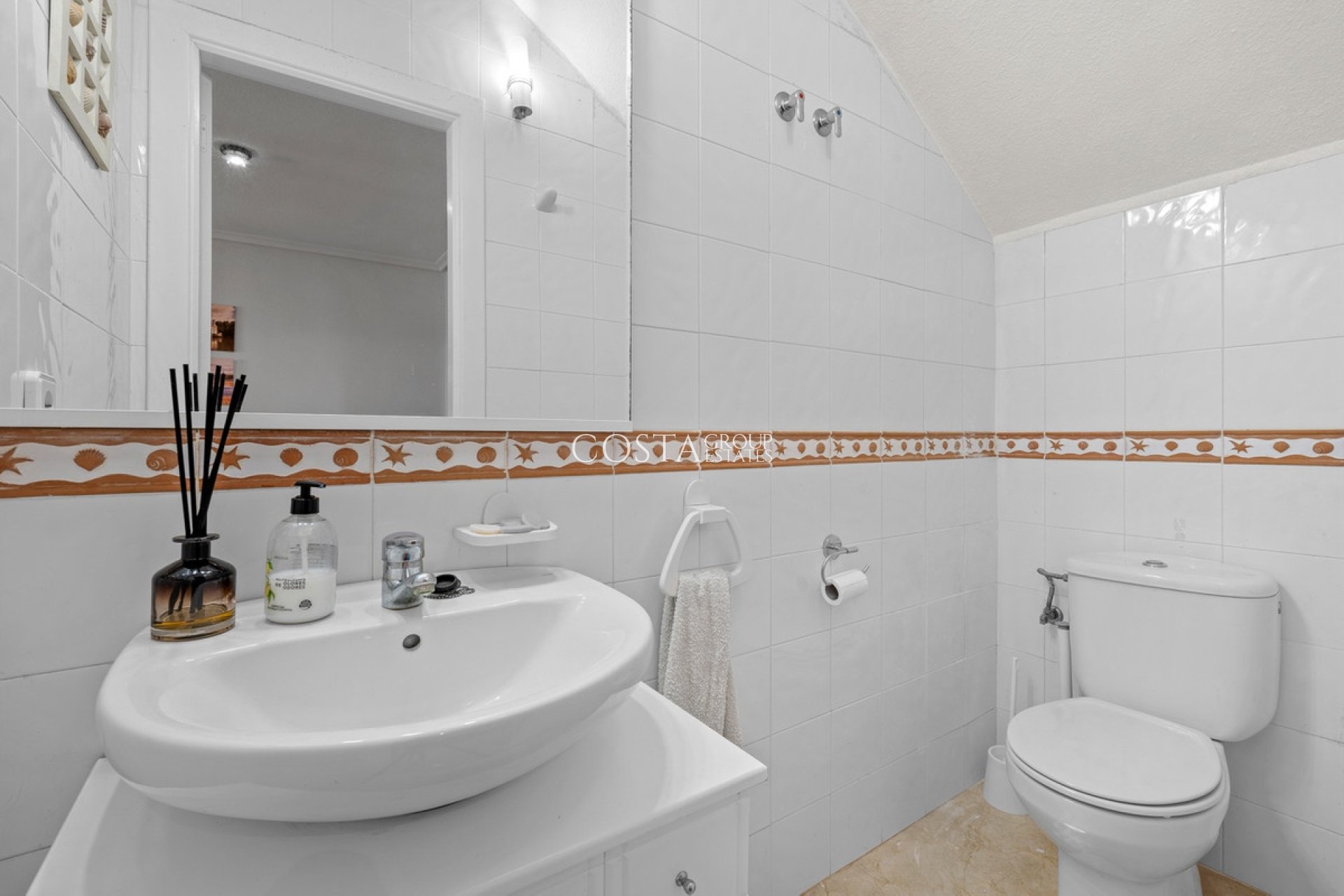 Resale - House -
Orihuela Costa - Los Dolses