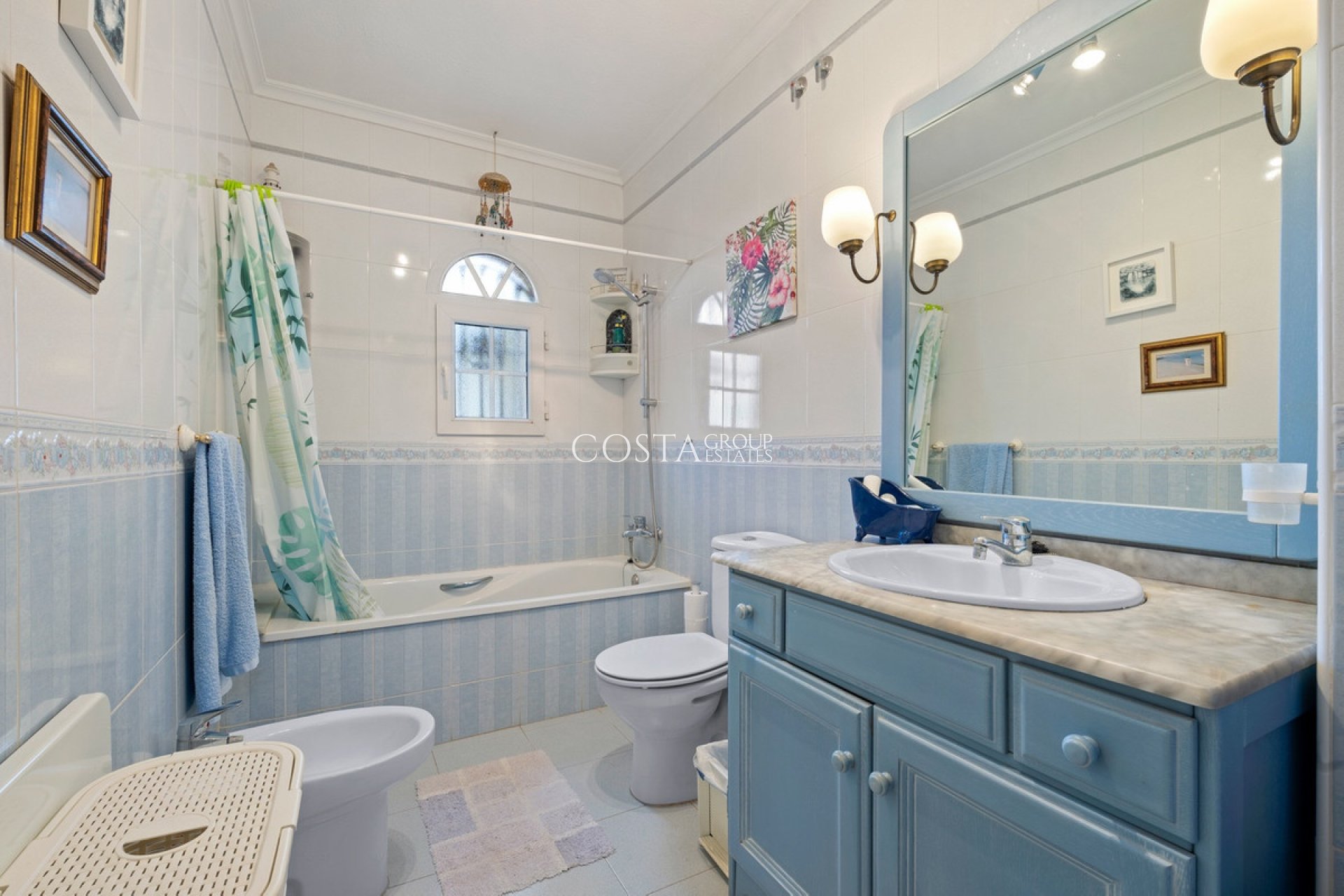 Resale - House -
Orihuela Costa - Los Dolses