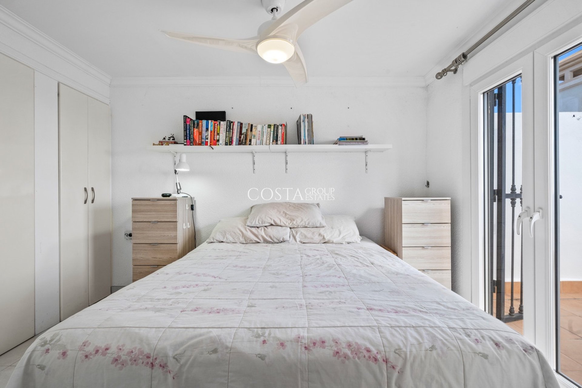 Resale - House -
Orihuela Costa - Los Dolses