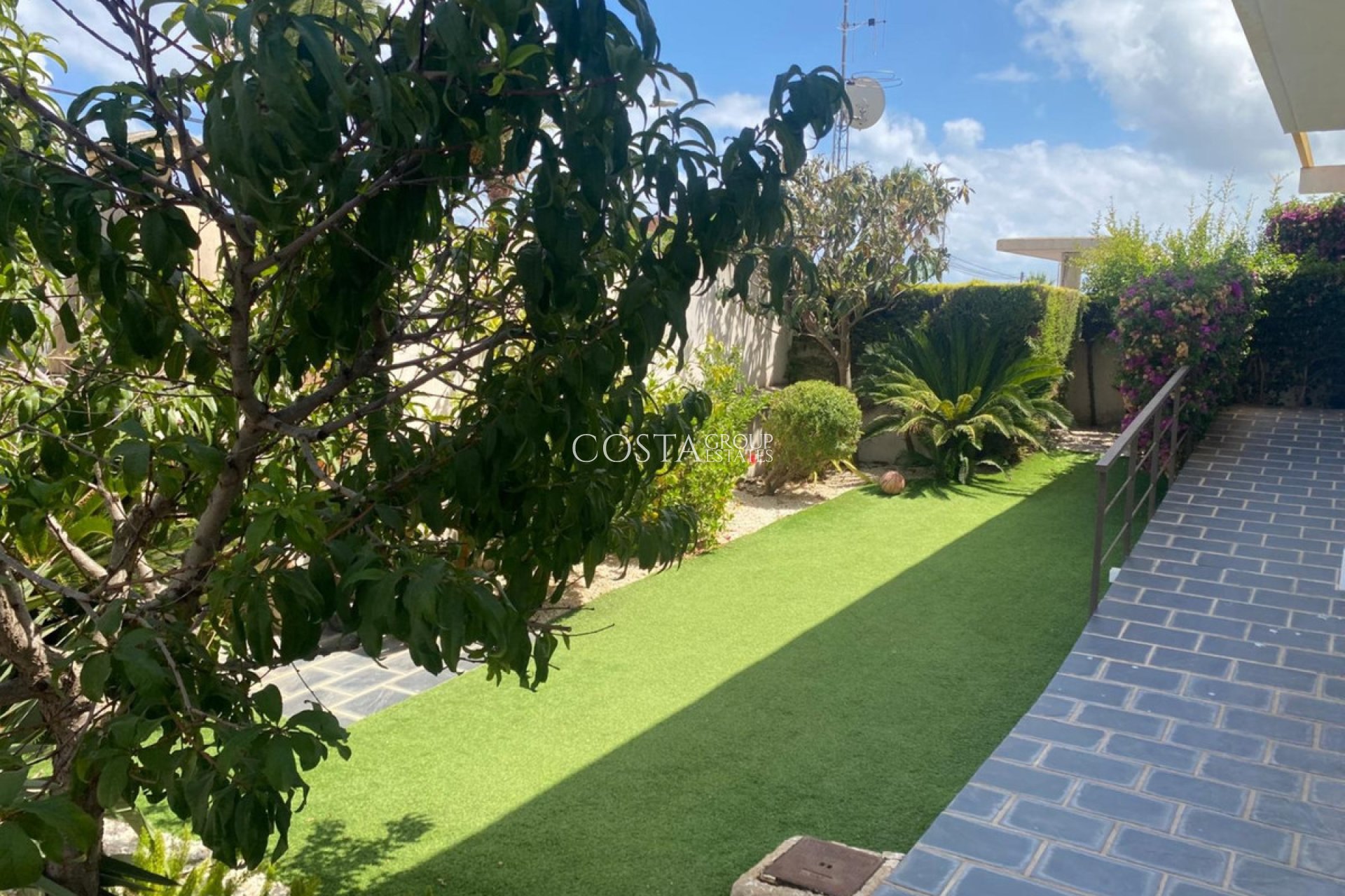 Resale - House -
Orihuela Costa - Mil Palmeras