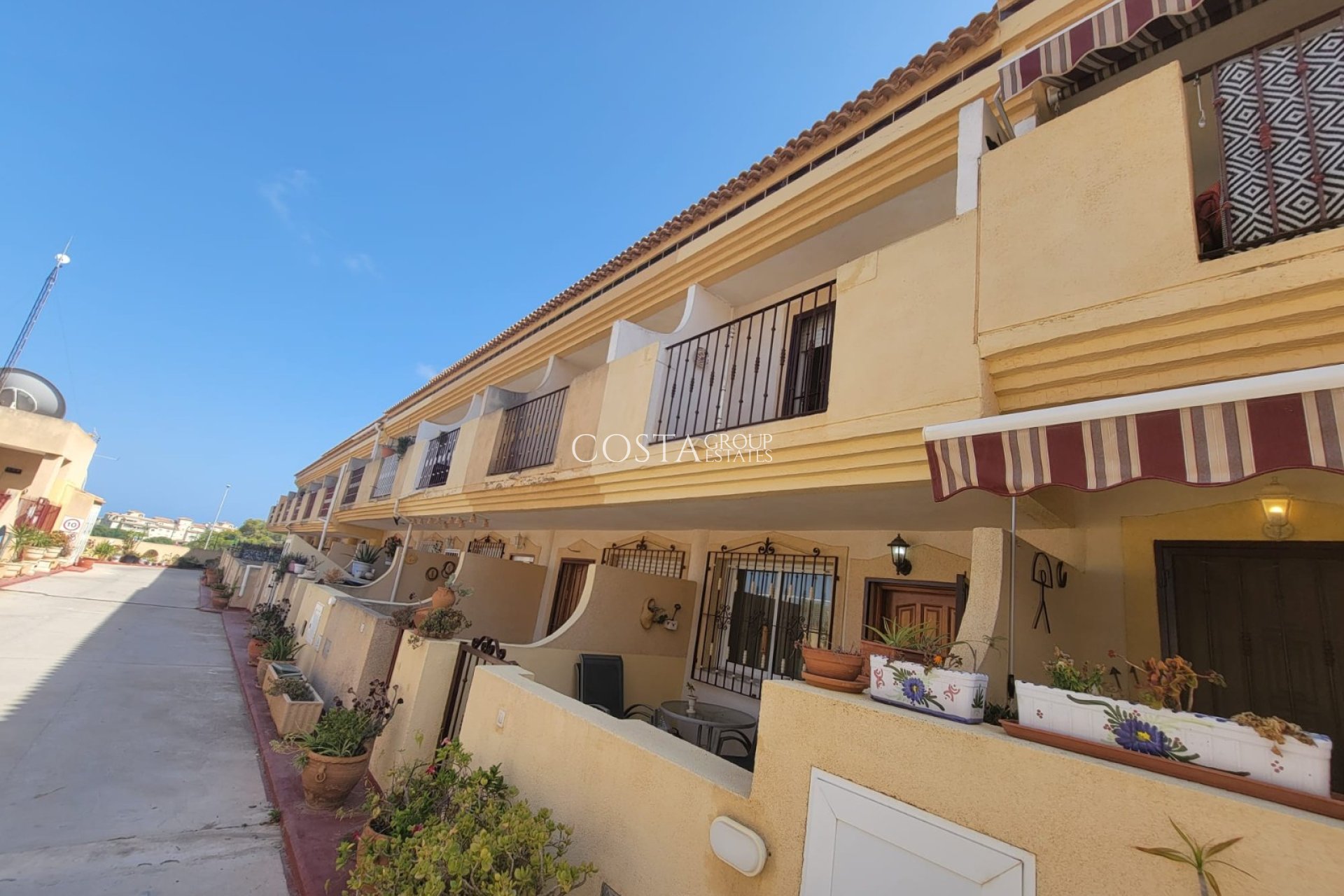 Resale - House -
Orihuela Costa - Playa Flamenca