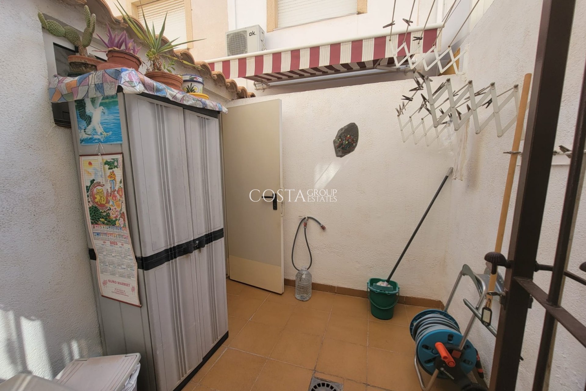 Resale - House -
Orihuela Costa - Playa Flamenca