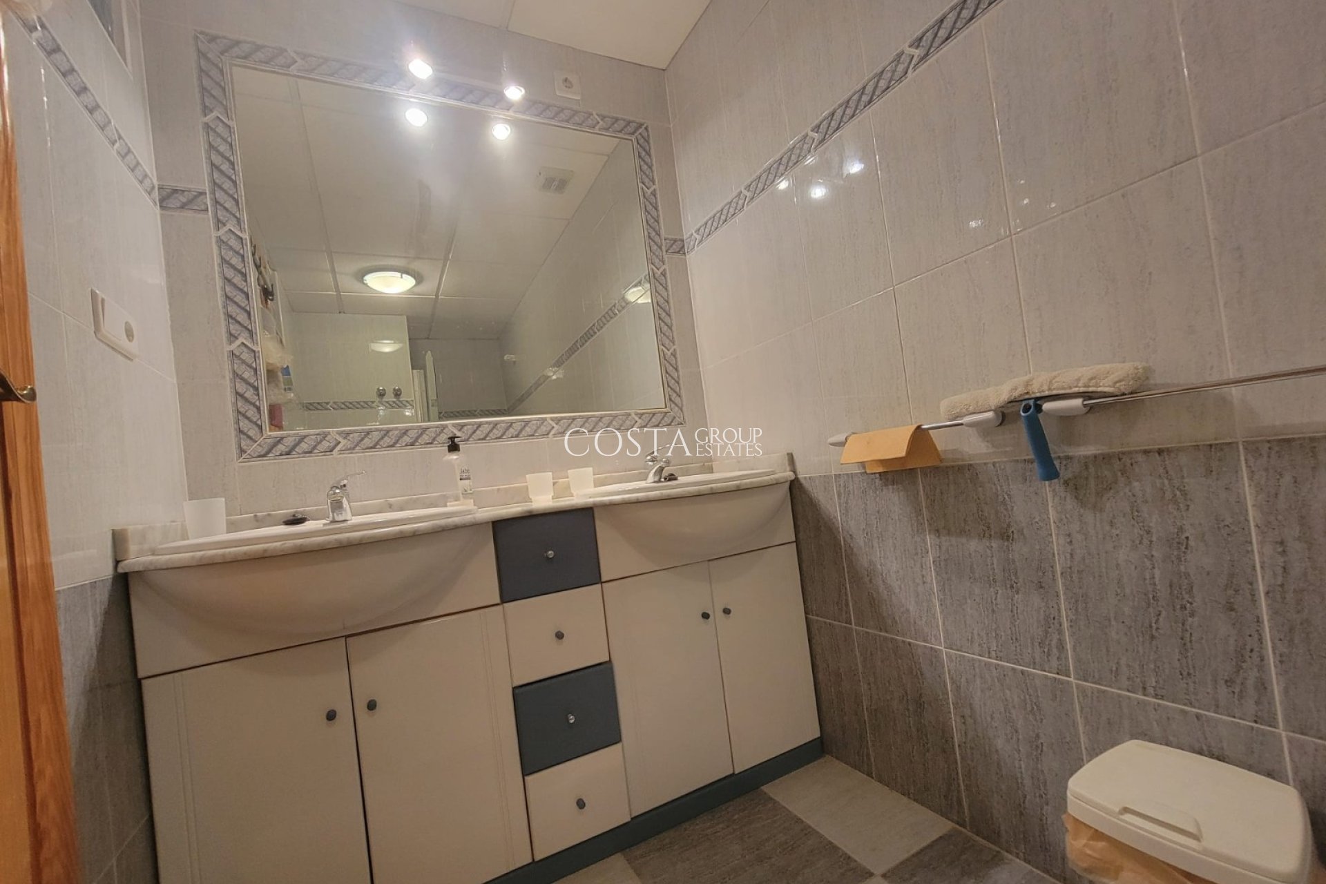 Resale - House -
Orihuela Costa - Playa Flamenca