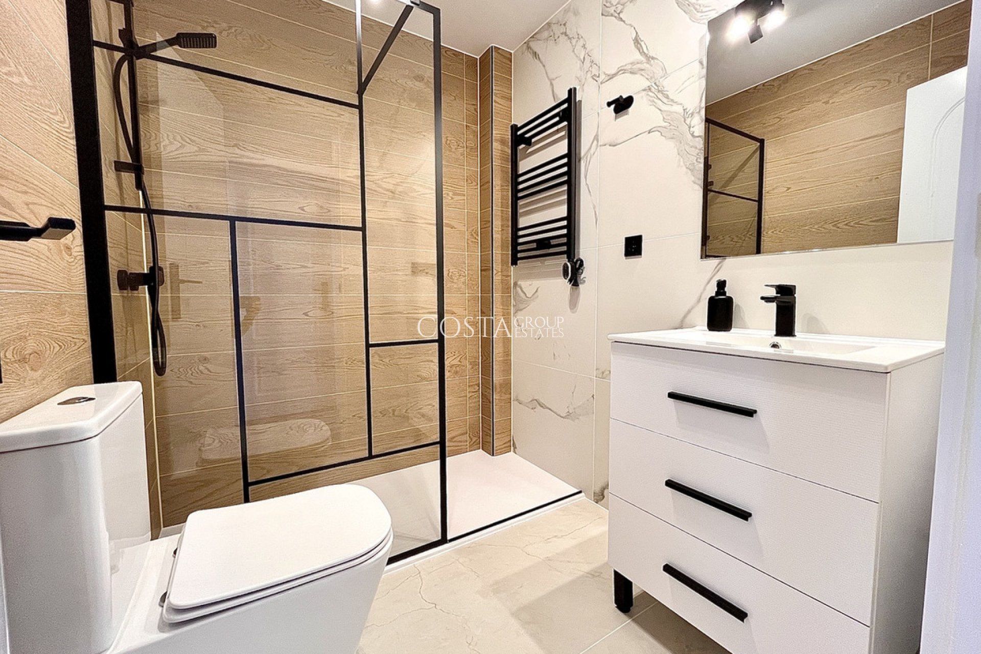 Resale - House -
Orihuela Costa - Playa Flamenca