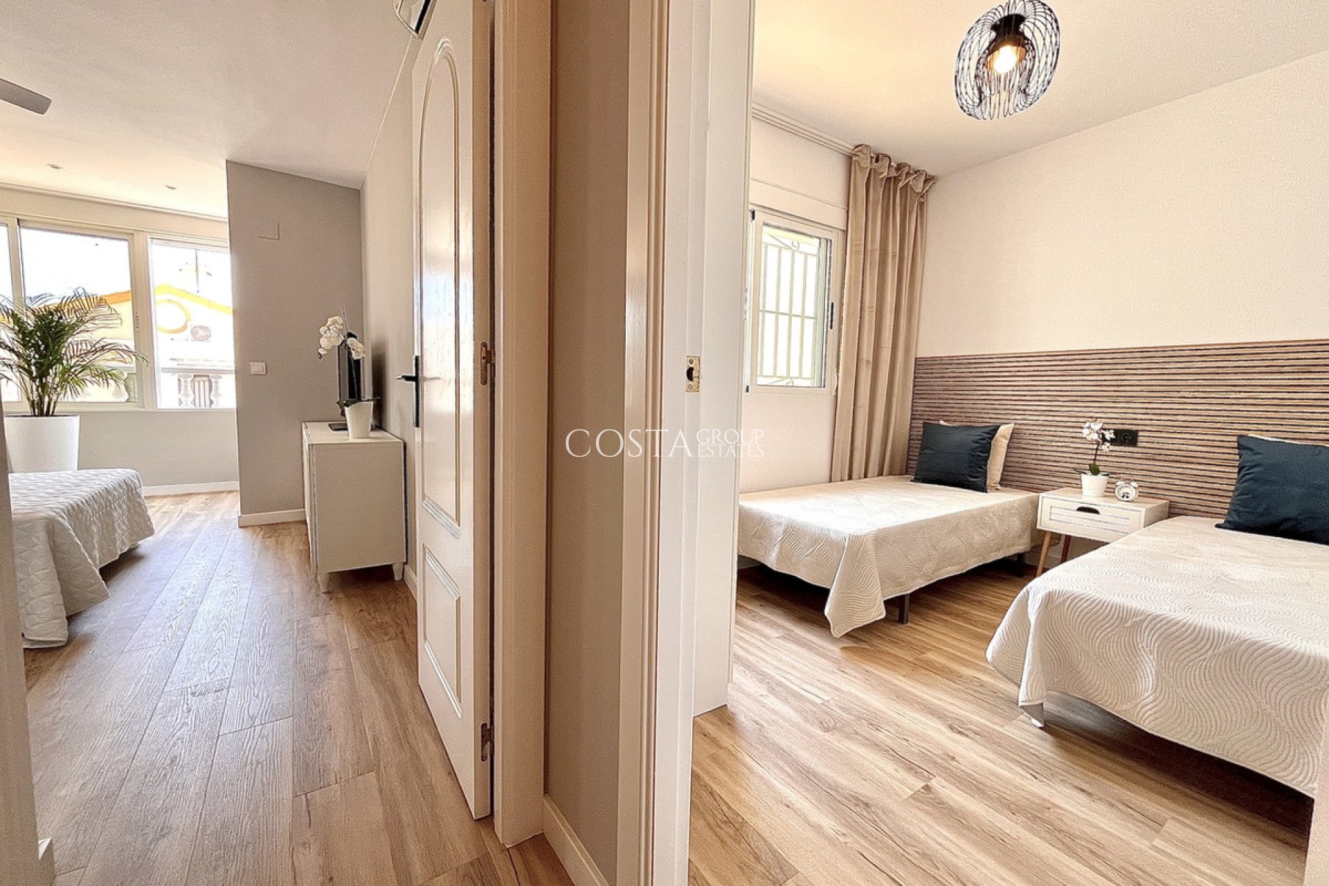 Resale - House -
Orihuela Costa - Playa Flamenca