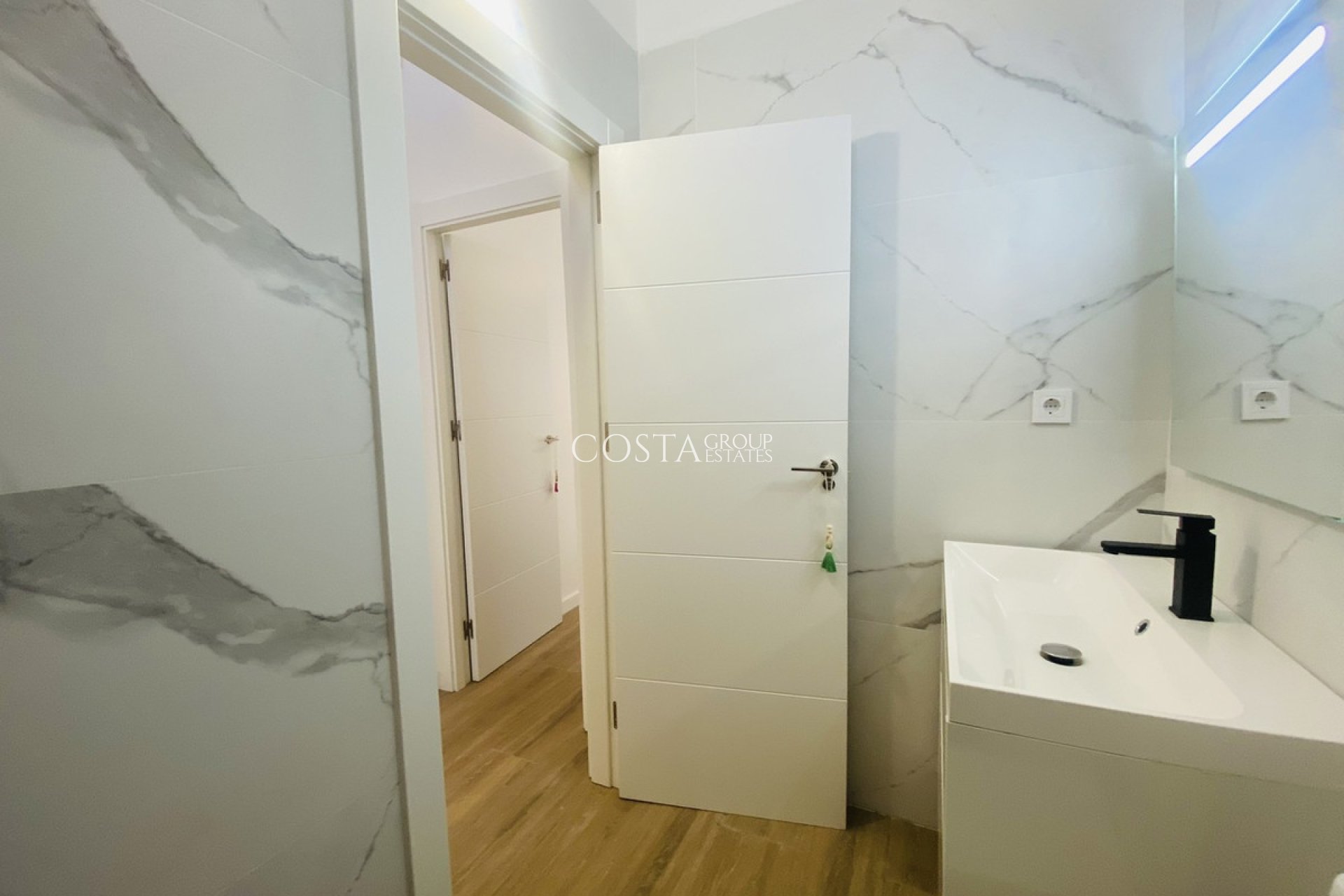 Resale - House -
Orihuela Costa - Playa Flamenca