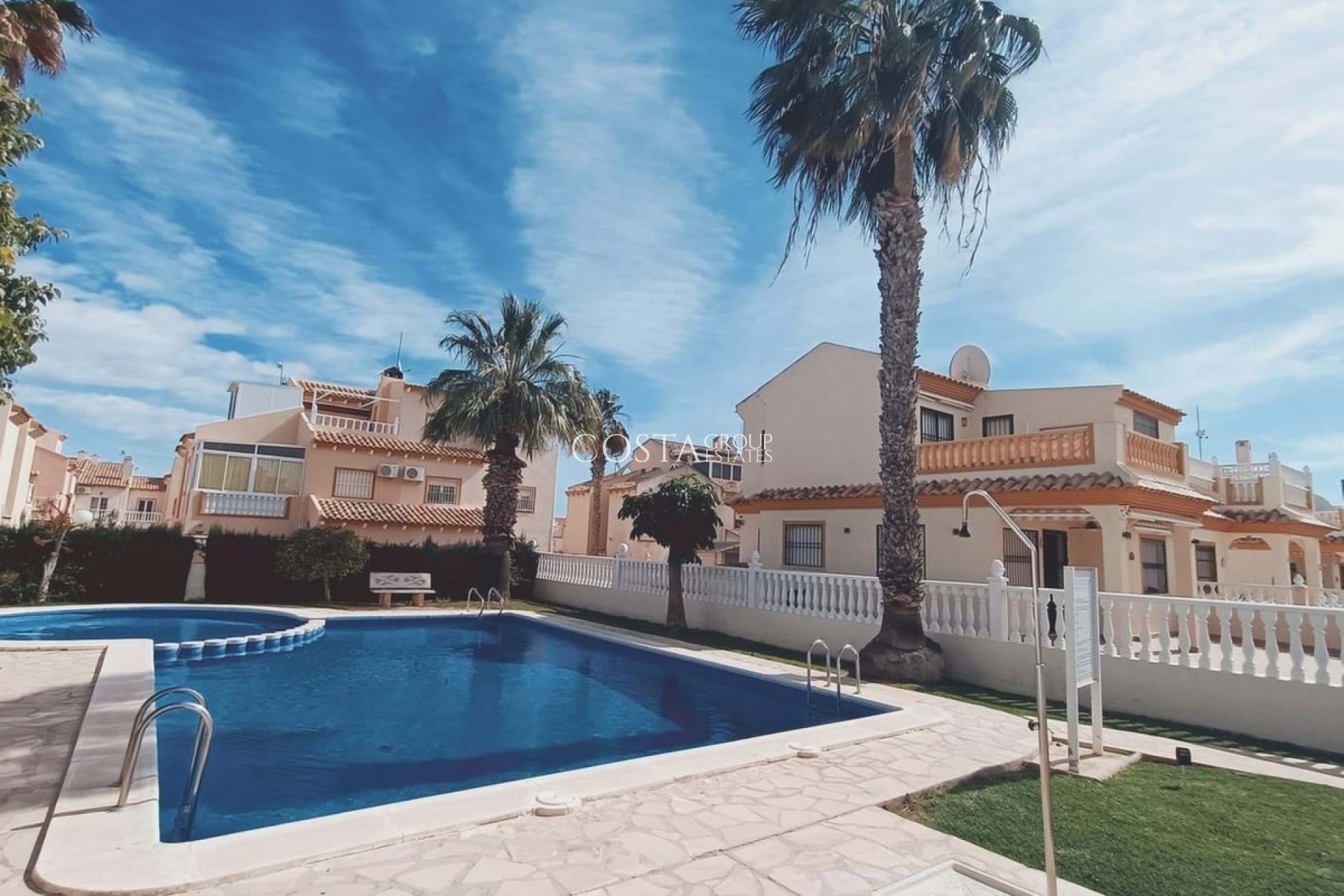 Resale - House -
Orihuela Costa - Playa Flamenca