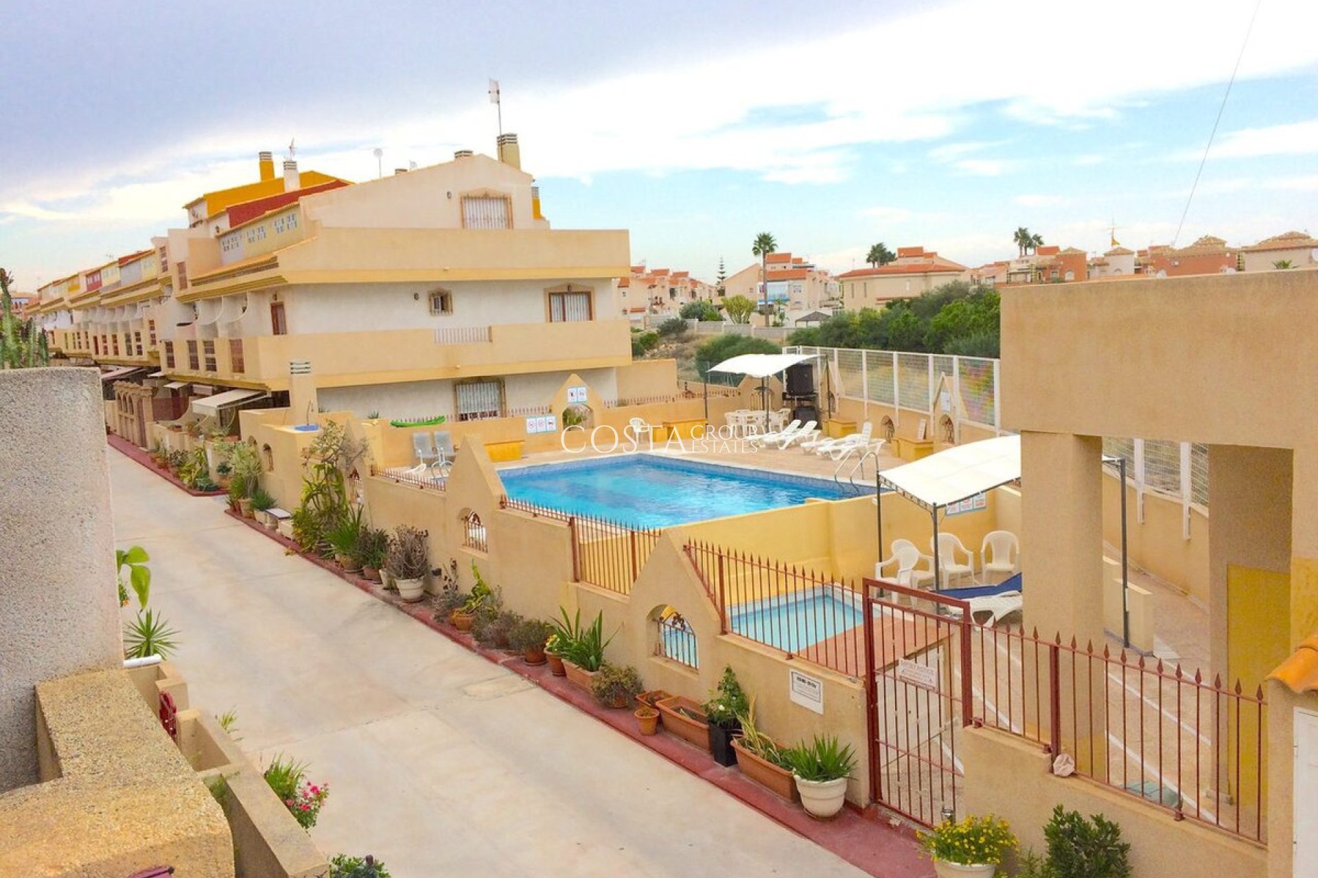 Resale - House -
Orihuela Costa - Playa Flamenca