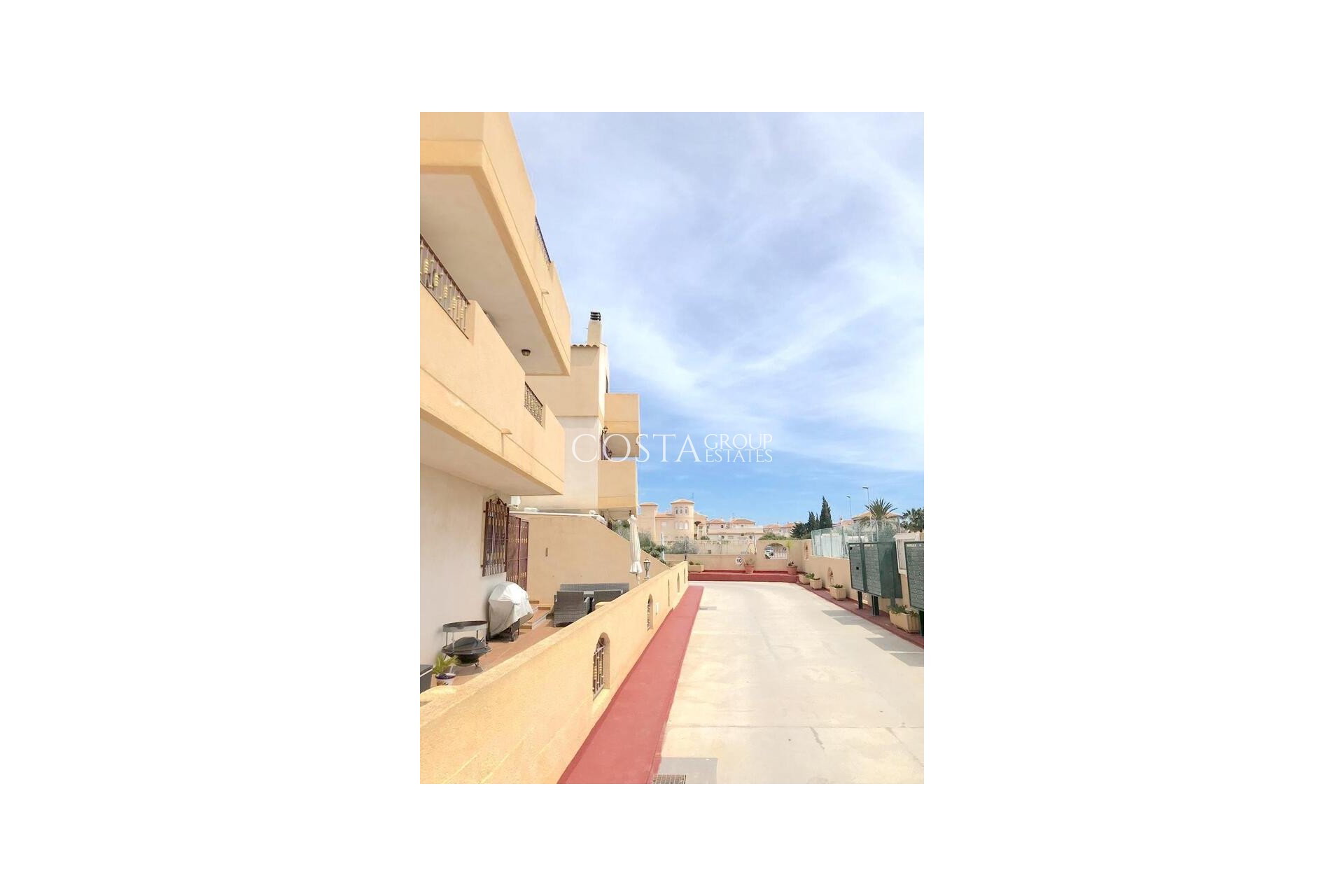 Resale - House -
Orihuela Costa - Playa Flamenca
