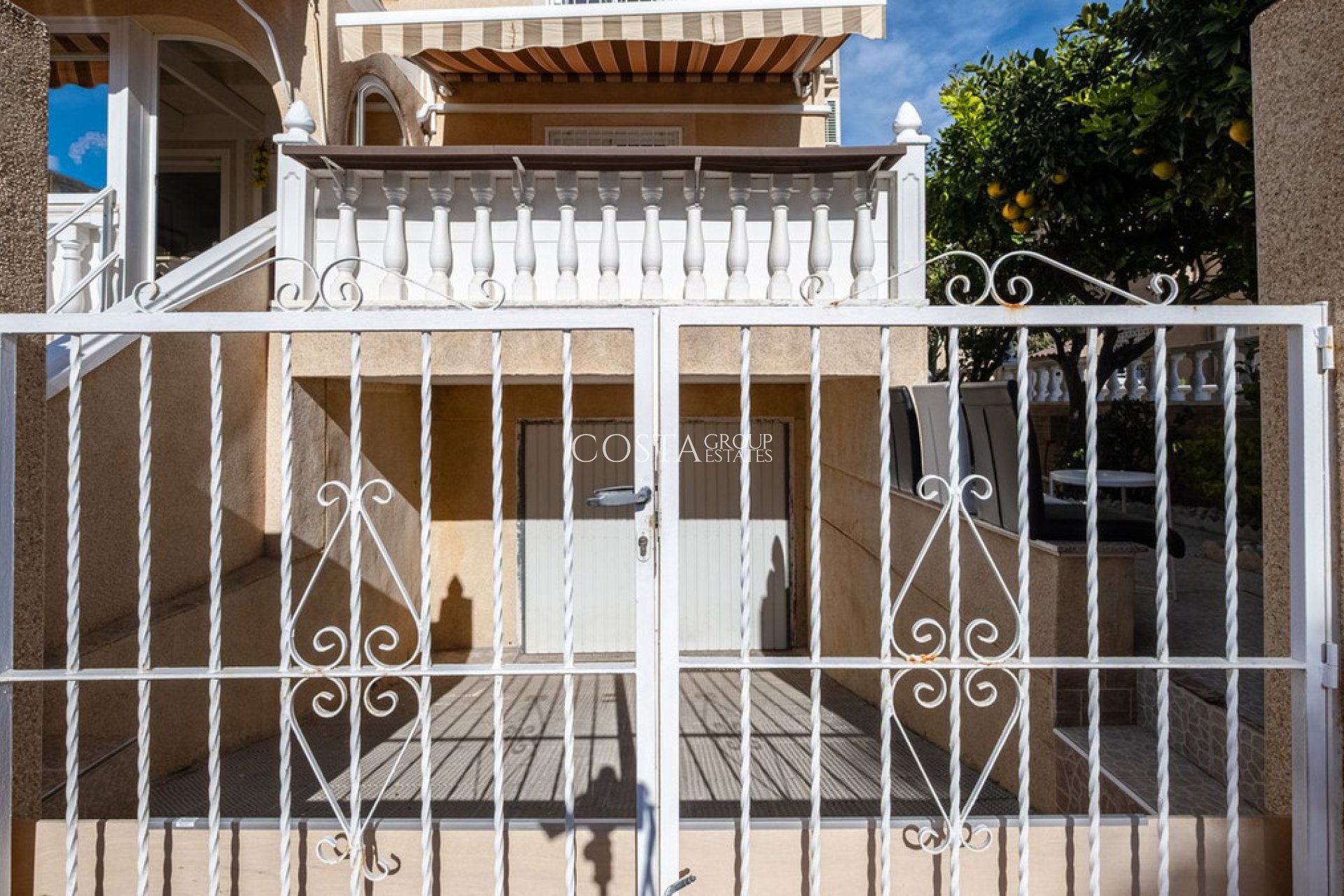 Resale - House -
Orihuela Costa - Playa Flamenca