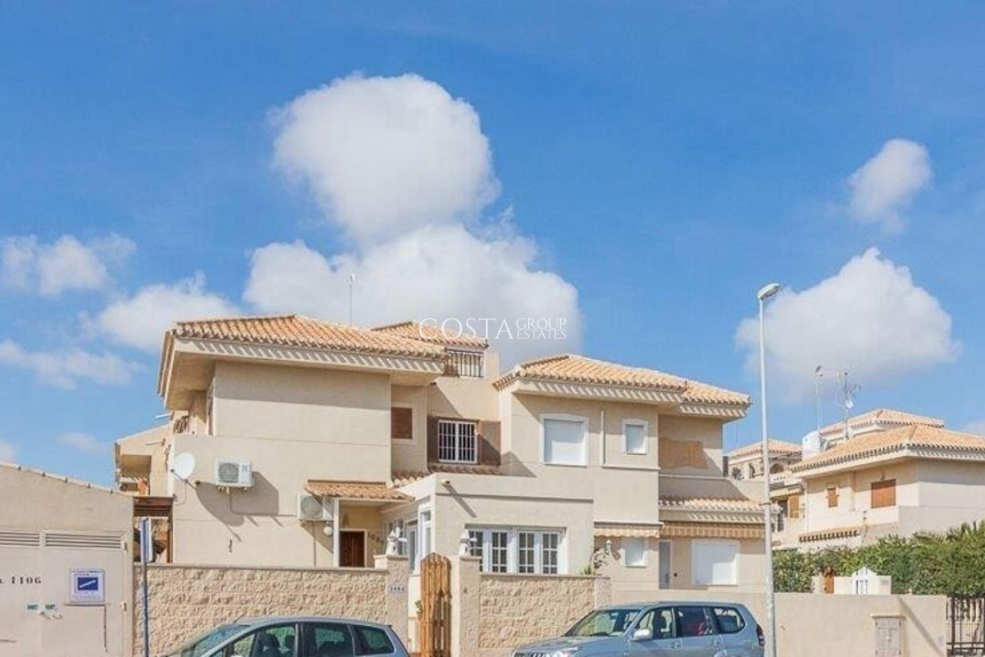 Resale - House -
Orihuela Costa - Playa Flamenca