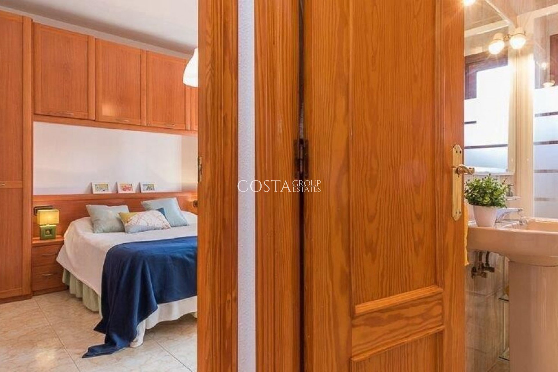 Resale - House -
Orihuela Costa - Playa Flamenca