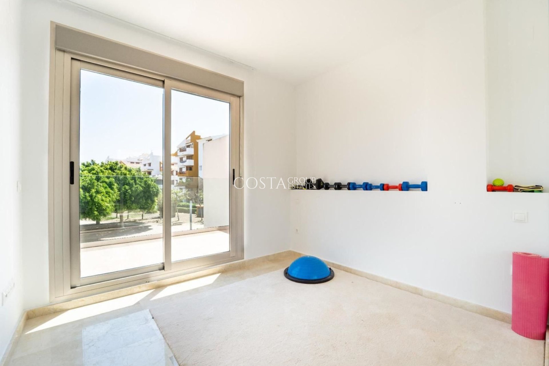 Resale - House -
Orihuela Costa - Punta Prima