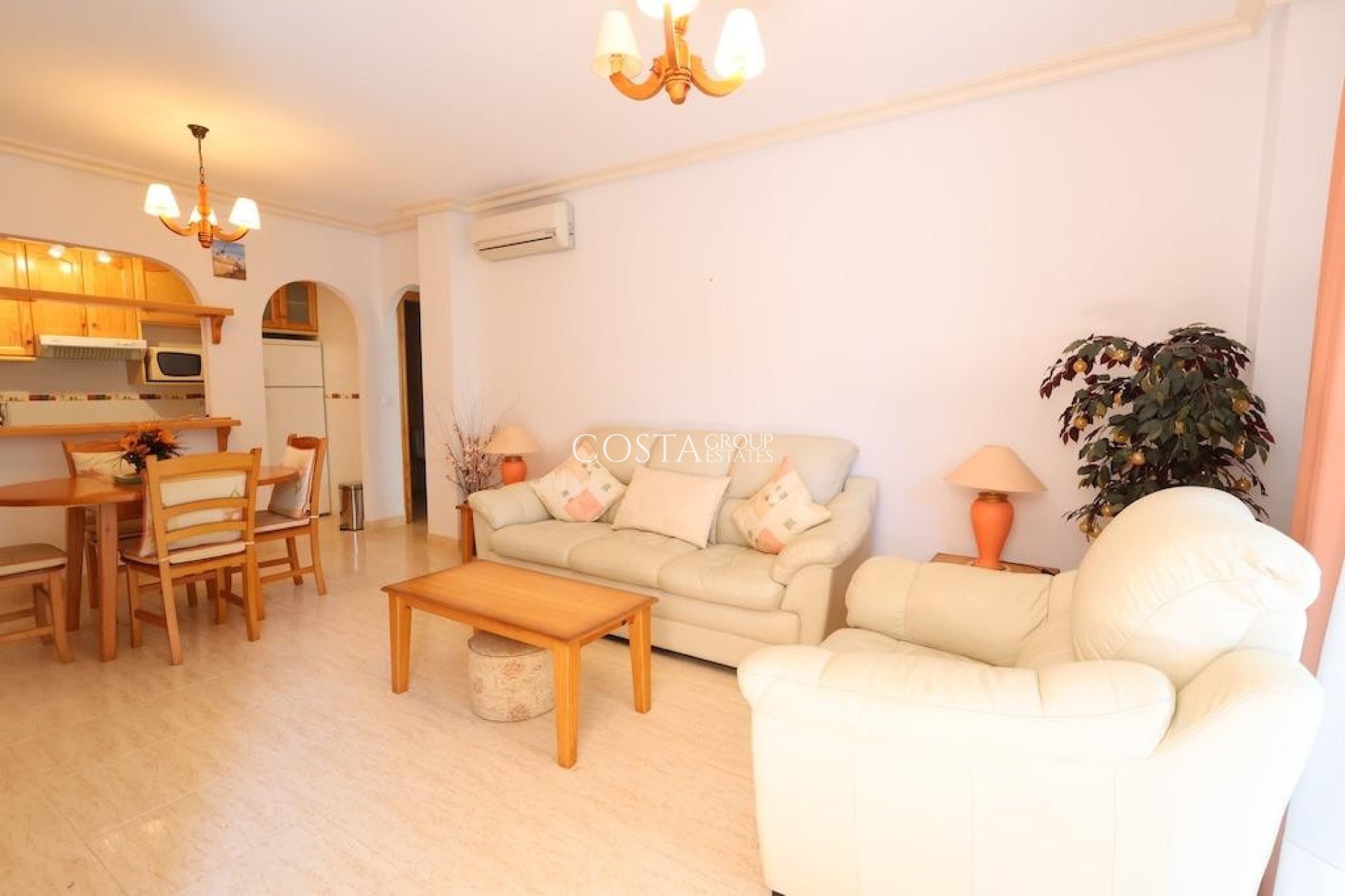 Resale - House -
Orihuela Costa - Punta Prima