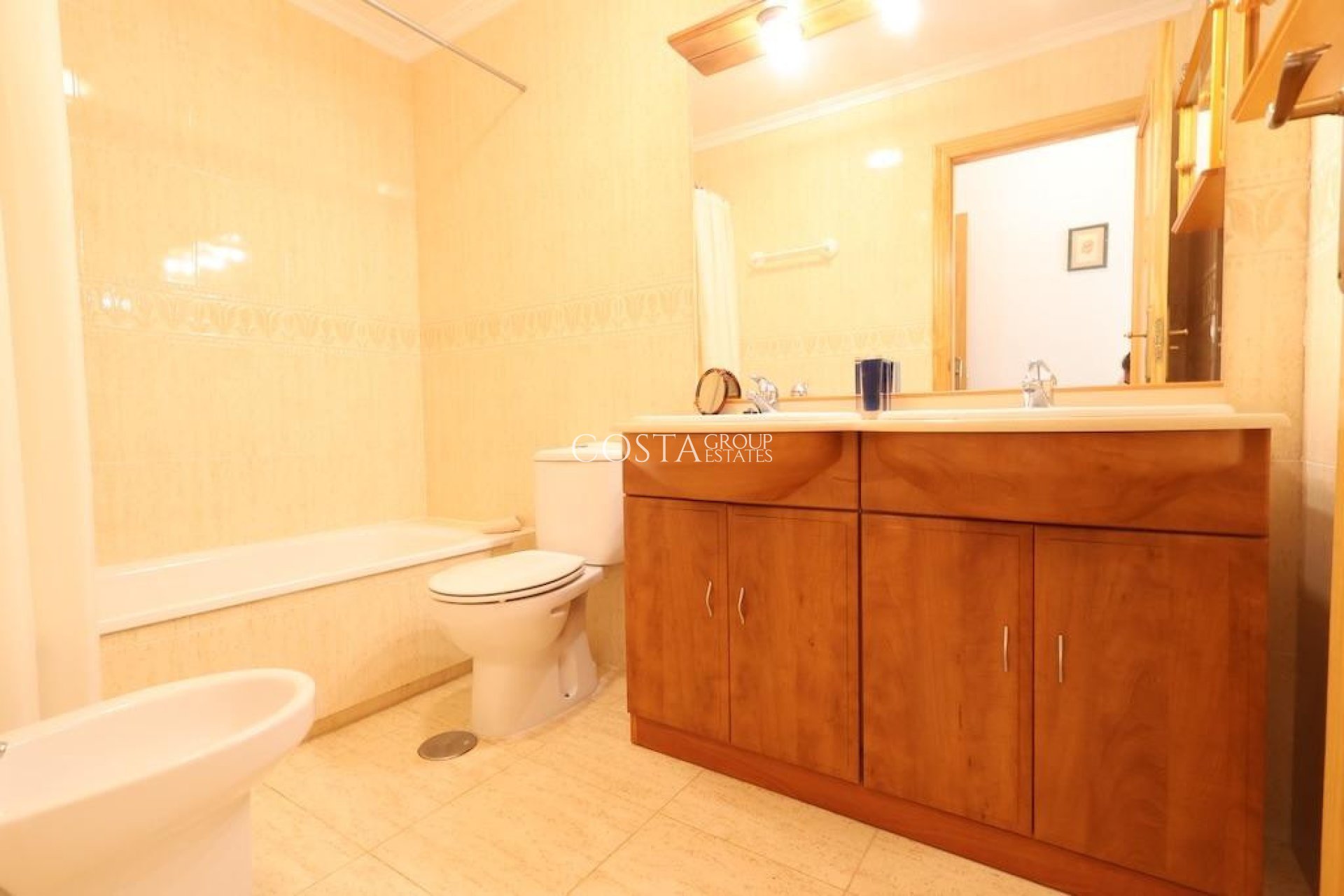 Resale - House -
Orihuela Costa - Punta Prima