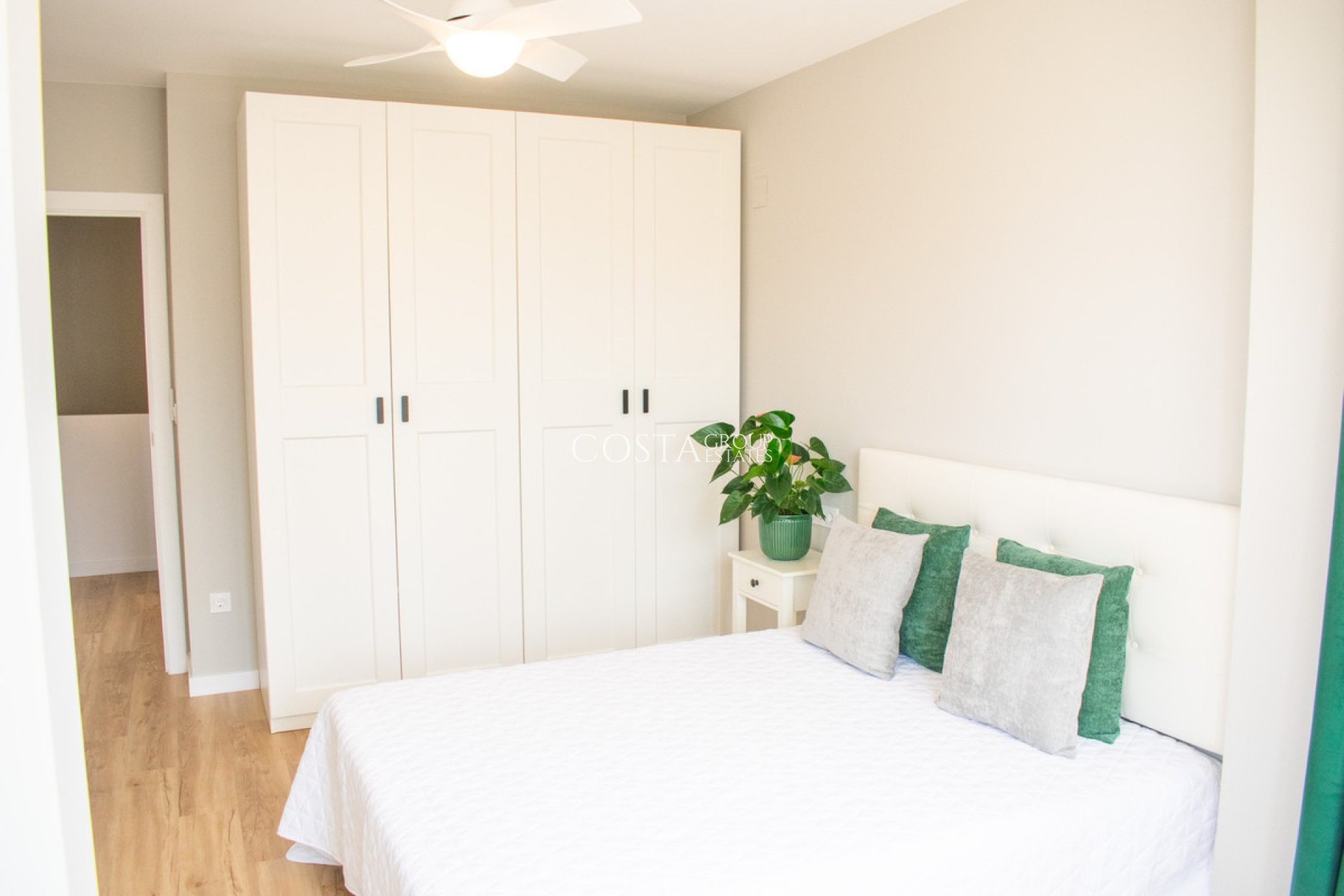 Resale - House -
Orihuela Costa - Punta Prima