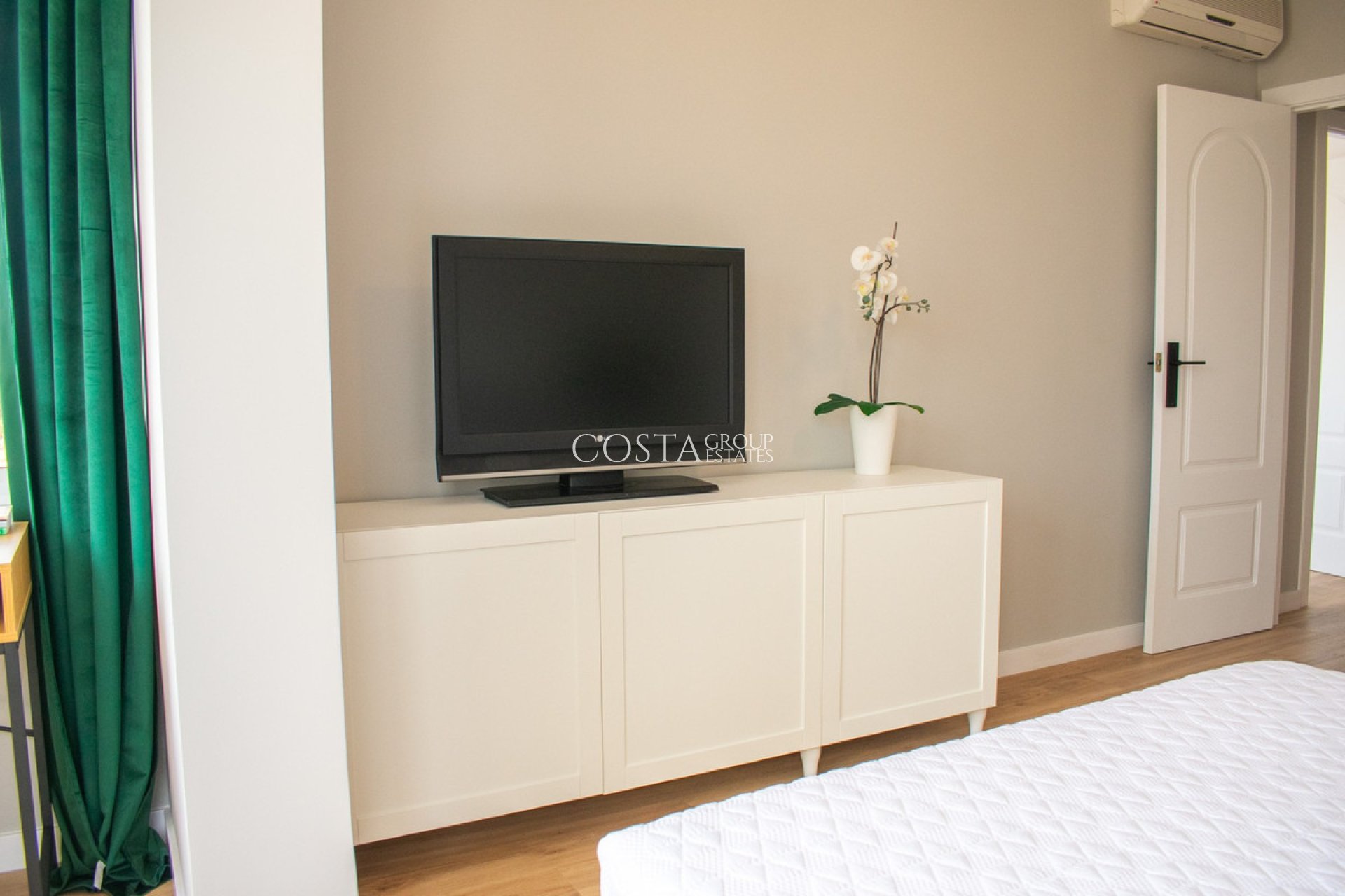 Resale - House -
Orihuela Costa - Punta Prima