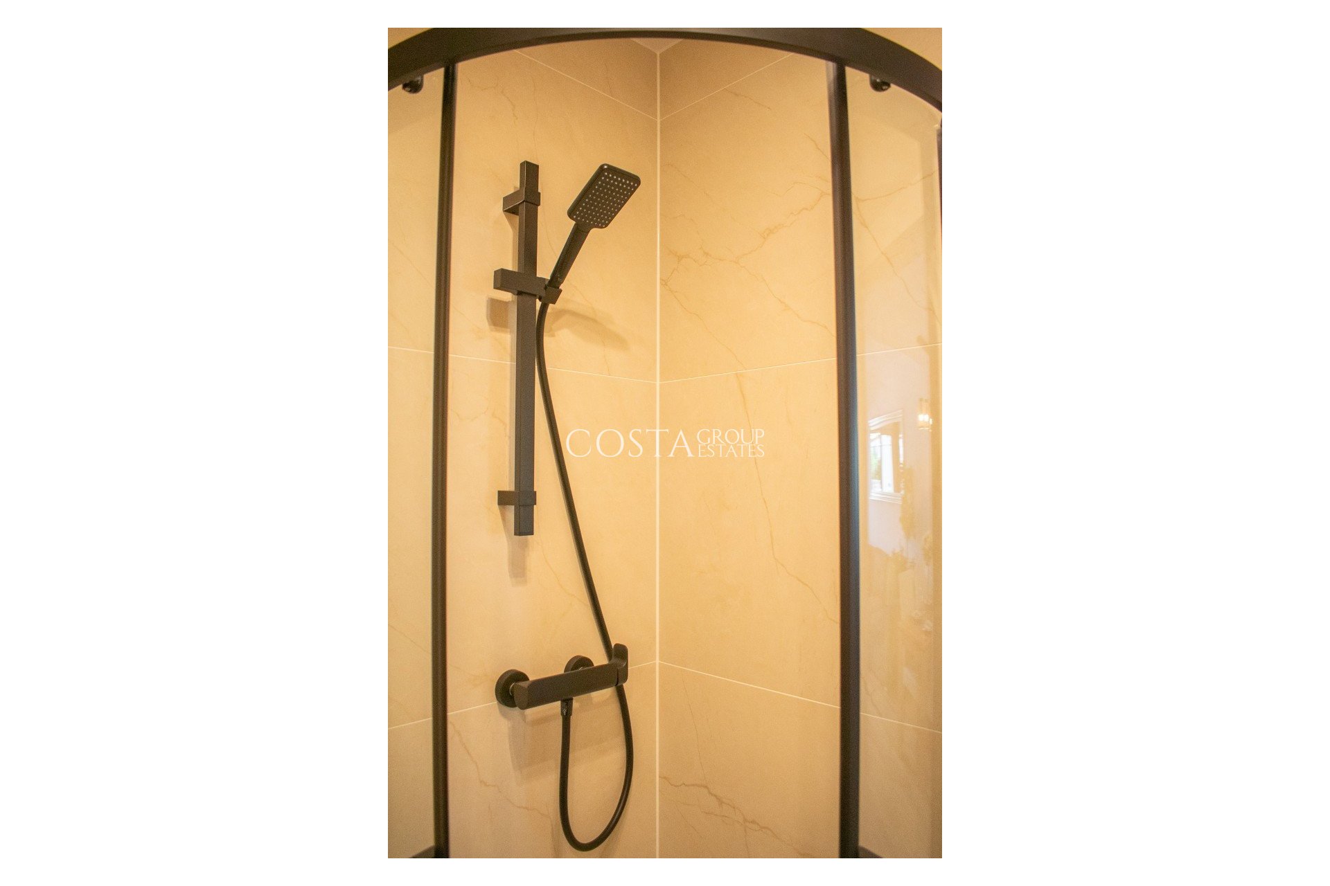 Resale - House -
Orihuela Costa - Punta Prima