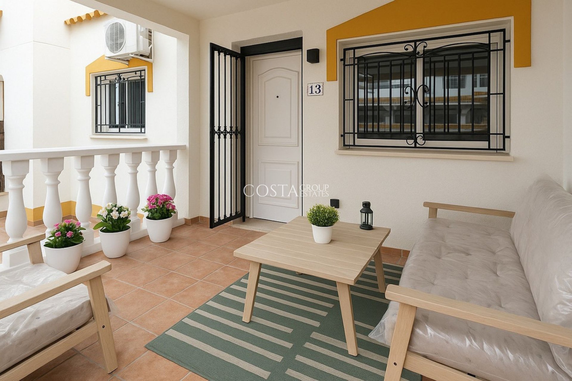 Resale - House -
Orihuela Costa - Punta Prima