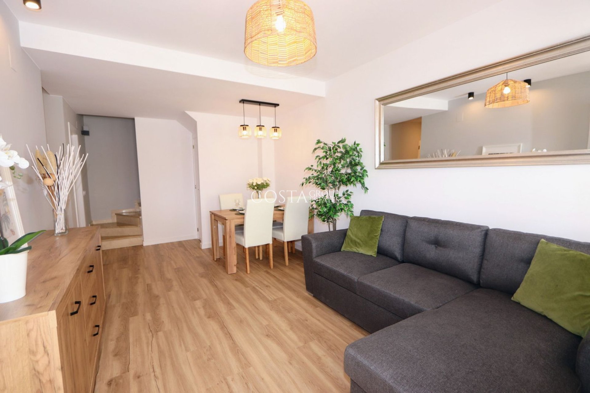 Resale - House -
Orihuela Costa - Punta Prima