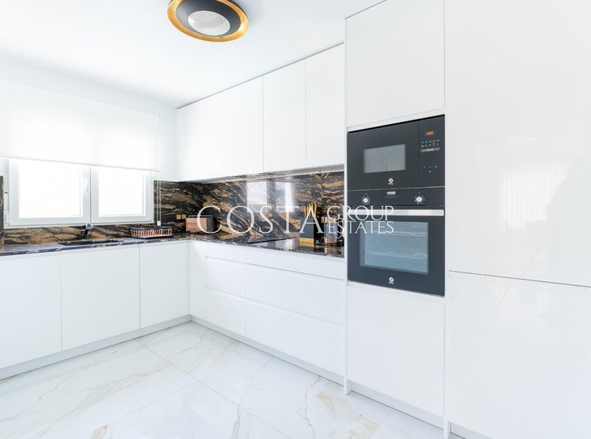 Resale - House -
Orihuela Costa - Punta Prima