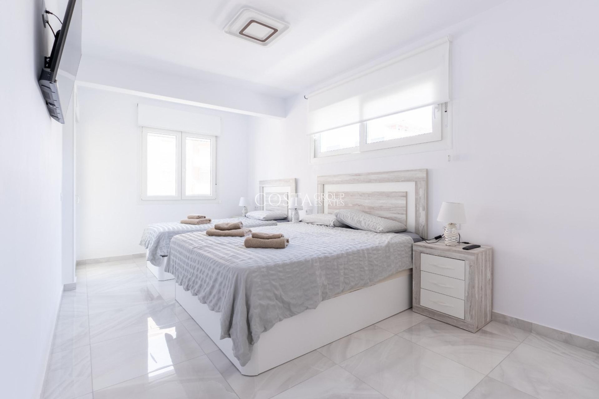 Resale - House -
Orihuela Costa - Punta Prima