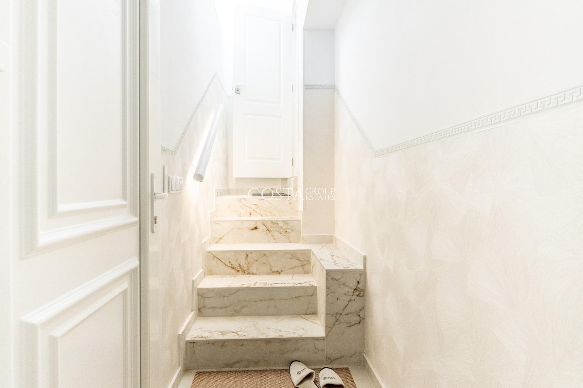 Resale - House -
Orihuela Costa - Punta Prima